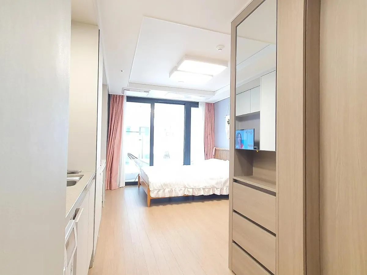Holiday Apt Gwangan Beach Busan Apartment